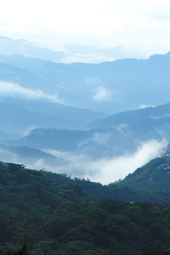 山区雾气