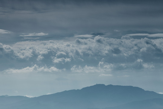 山区雾气