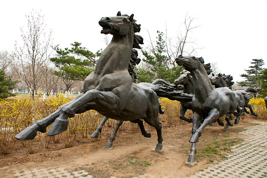 北京国际雕塑公园 雕塑 奔腾
