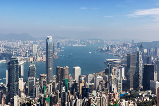 香港维多利亚港两岸的摩天大楼