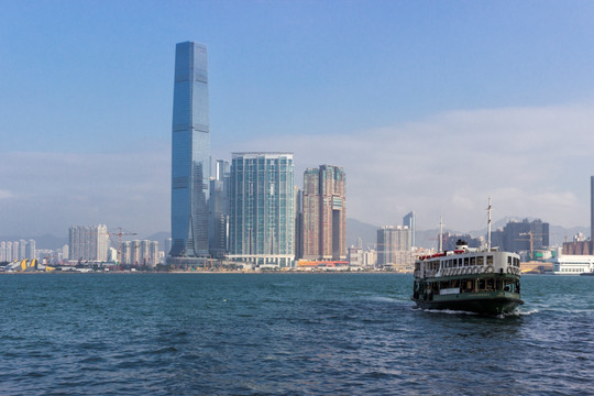 香港的摩天大楼和渡轮