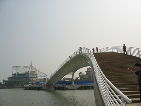 长桥