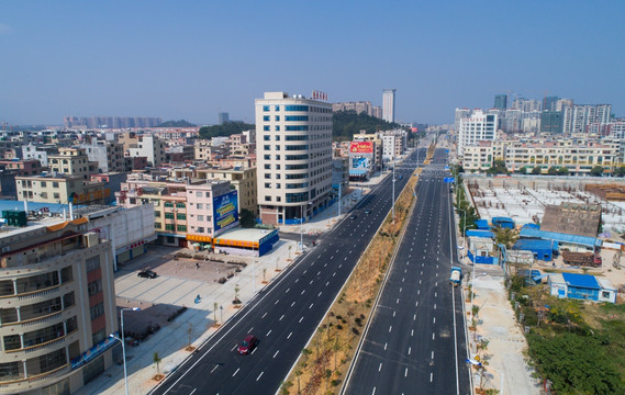 西湖路 沥青路 路面