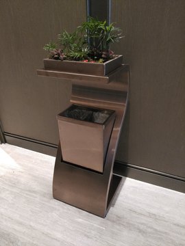 垃圾桶