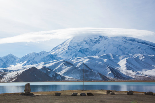 新疆的神山圣湖