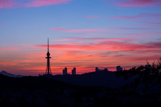 城市日出