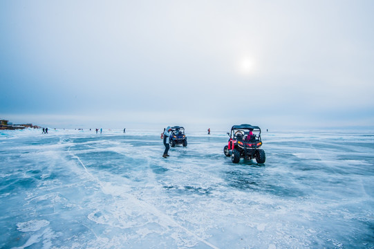 贝加尔湖冰上摩托车