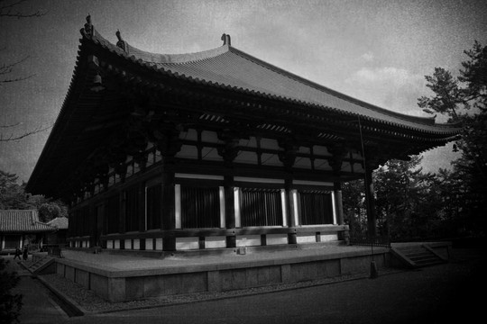 古寺庙黑白照片
