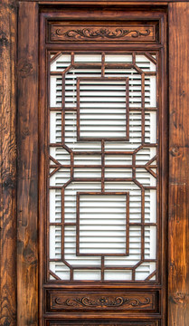 中式古建筑雕花木窗