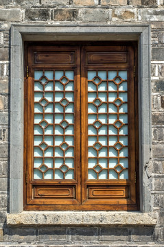 中式古建筑雕花木窗