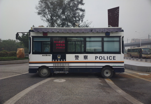 警察车