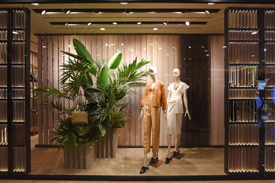 女装店橱窗 服装专卖店