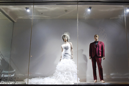 婚纱店橱窗 女装礼服店
