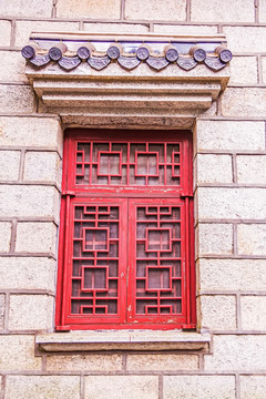 红木雕花窗