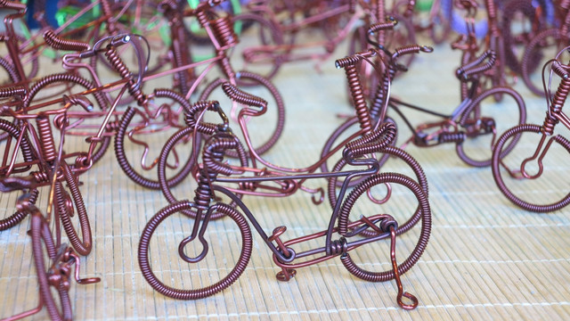 铜丝自行车  铜丝编织