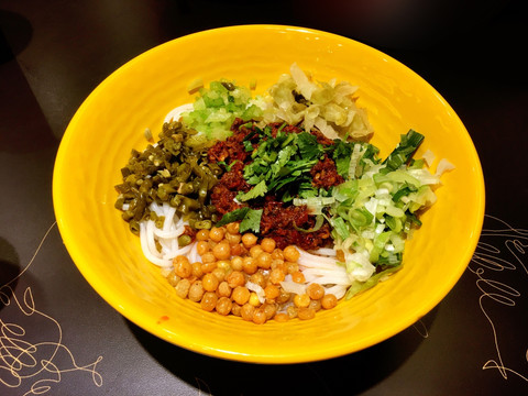 鸡肉拌米粉