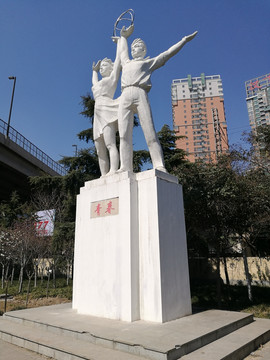 雕塑 城市雕塑 郑州雕塑 青春