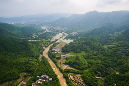 河流 青山 高山