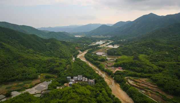 河流 青山 高山