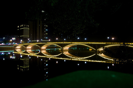 五通桥小西湖夜景