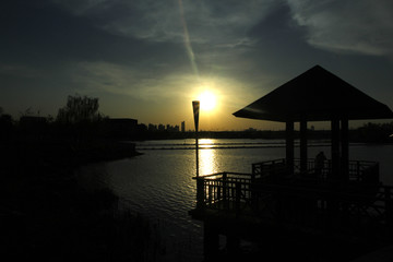 黄昏湖景