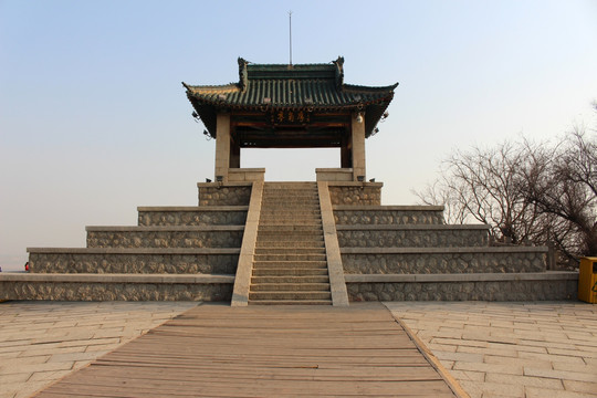 鸽子窝公园鹰角亭