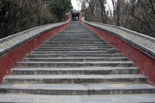 孟姜女庙108台阶