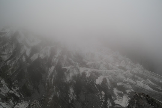 雪景高山素材