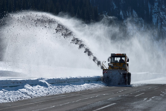 扫雪车