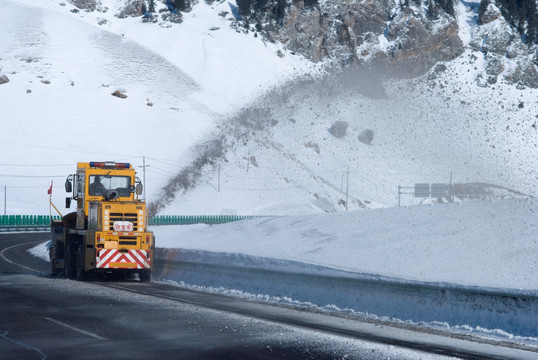 扫雪车