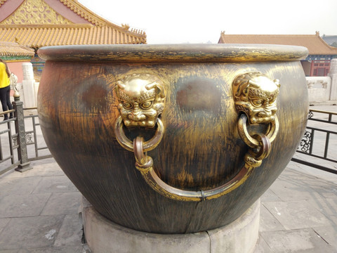 北京故宫大铜缸