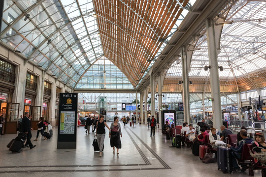 火车站候车大厅 法国巴黎火车站