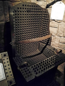 刑具椅子