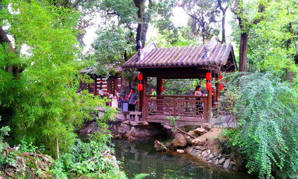 亭台水榭