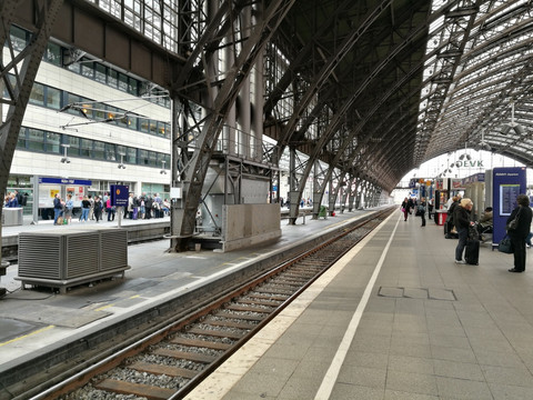 德铁站台