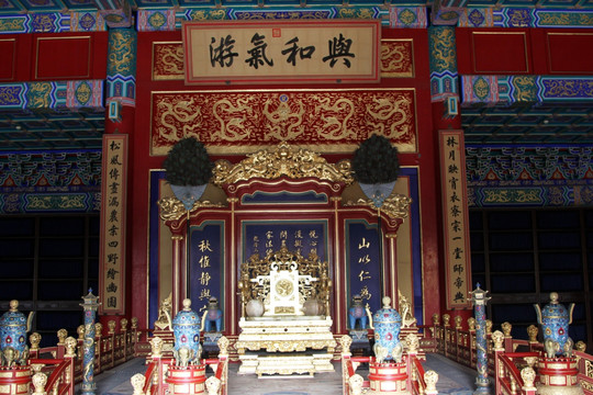 皇帝宝座
