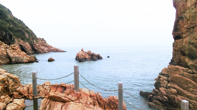 海边礁石山水风光