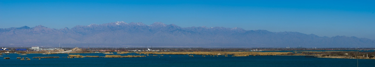 贺兰山全景图