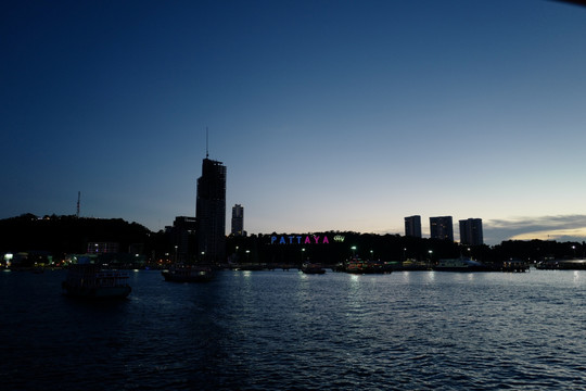 芭提雅 夜景 海边 港口 泰国