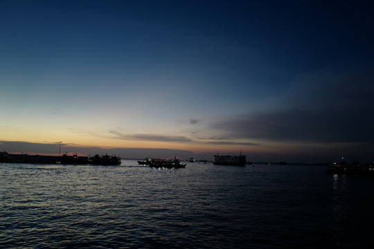 芭提雅 夜景 海边 港口 泰国