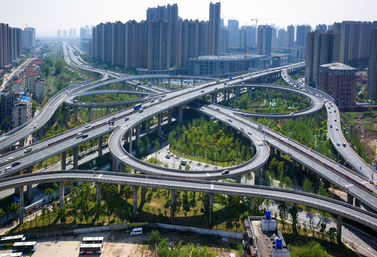 马樱路立交桥白天