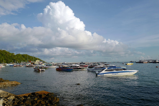 芭提雅 游艇 金沙岛 海边 蓝