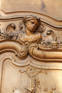 门上的雕刻 人物木雕