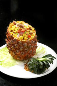 菠萝海鲜炒饭