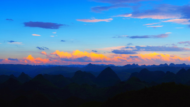 天空 高山