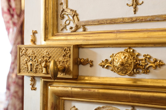 法国古堡家具金饰 浮雕花纹