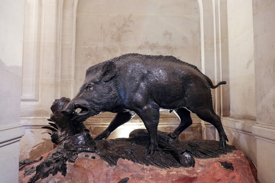 法国尚蒂伊城堡 野猪雕塑