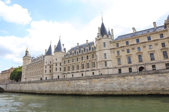 巴黎建筑 塞纳河沿岸建筑 法国