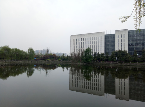 西华大学 图书馆