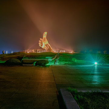 大拇指广场夜景